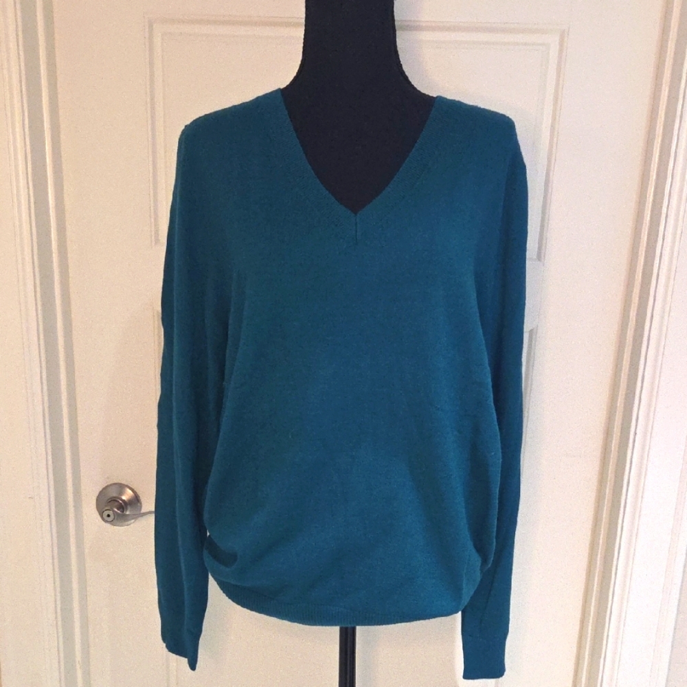 Arach&Cloz Sweater Lightweight Soft V Neck      Long Sleeve